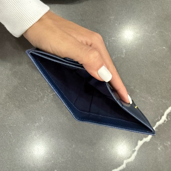 Prada Wallet - Picture 7 of 8